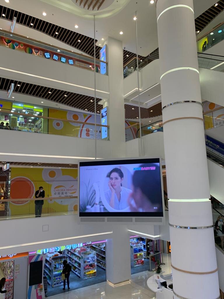 香港卓尔广场悬挂式LED